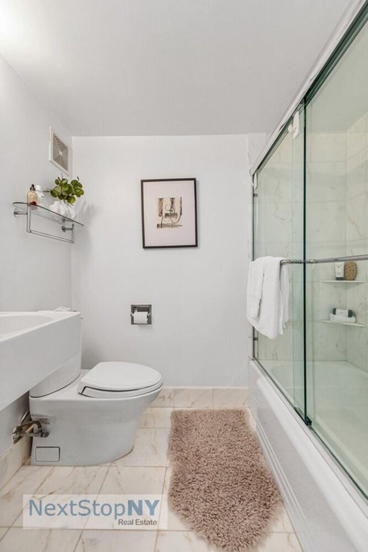 Photo for The Sutton East - 345 East 56th Street Condominium in Midtown East, Manhattan