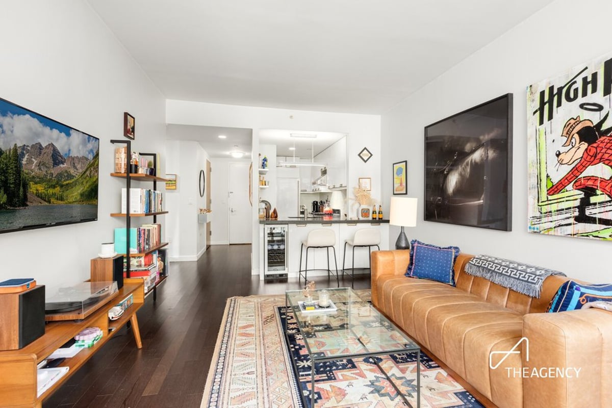 Photo for Onyx Chelsea - 261 West 28th Street Condominium in Chelsea, Manhattan