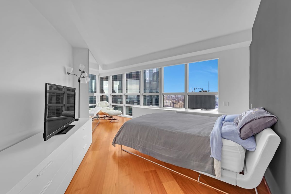 Photo for Metropolitan Tower - 146 West 57th Street Condominium in Midtown, Manhattan