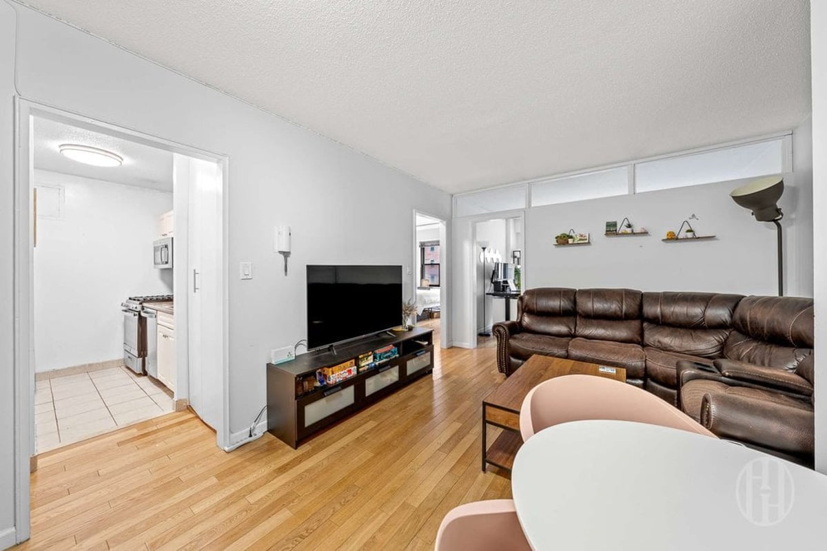 Photo for East Winds Condominium - 345 East 80th Street Condominium in Upper East Side, Manhattan