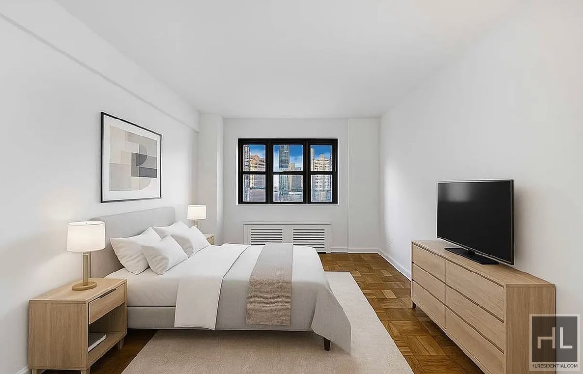 Photo for 165 East 35th Street - 165 East 35th Street Rental Building in Murray Hill, Manhattan