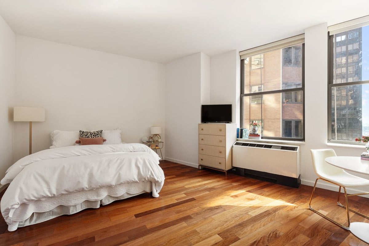 Photo for Cocoa Exchange - 1 Wall Street Court Condominium in Financial District, Manhattan