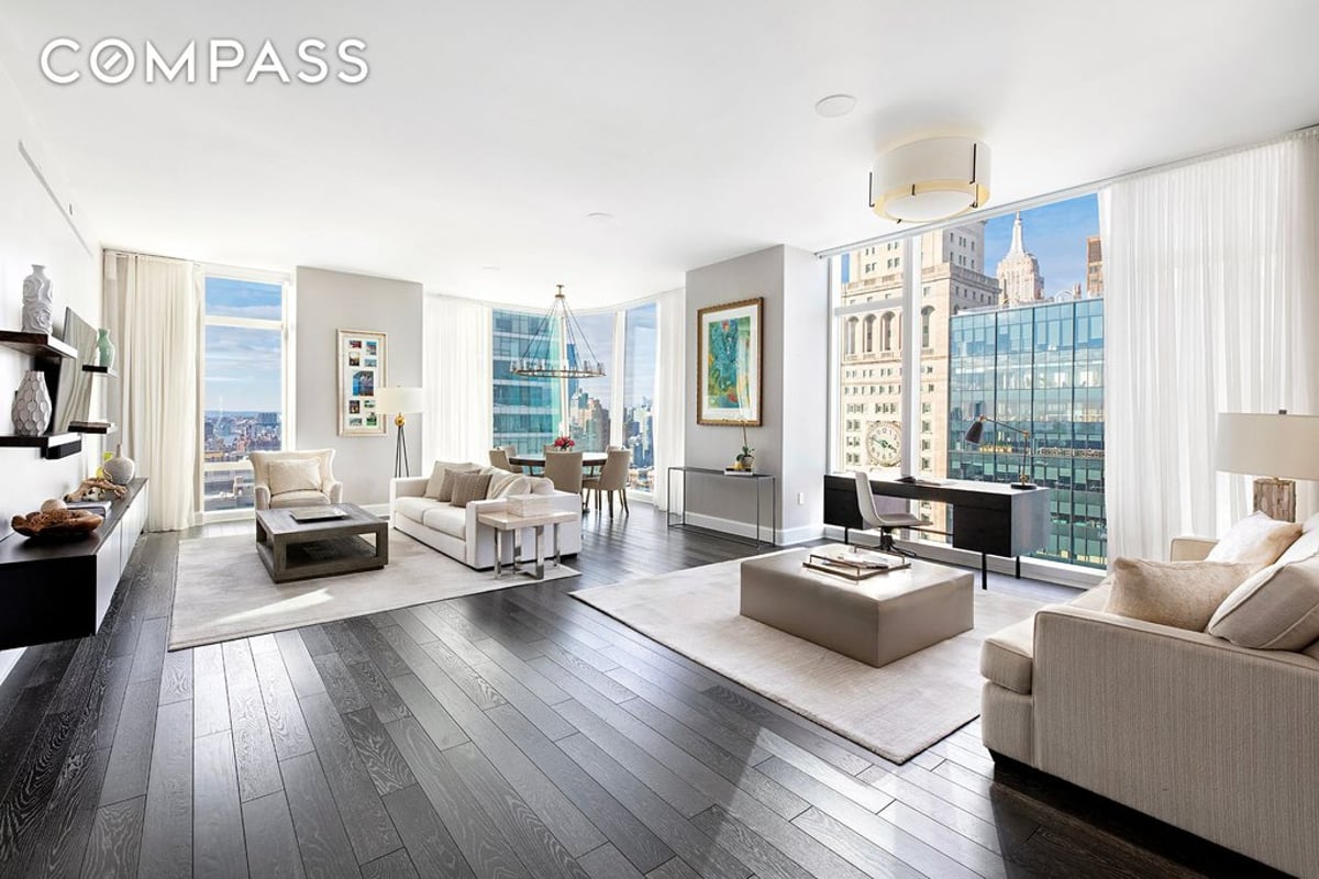 Photo for Madison Square Park Tower - 45 East 22nd Street Condominium in Flatiron, Manhattan