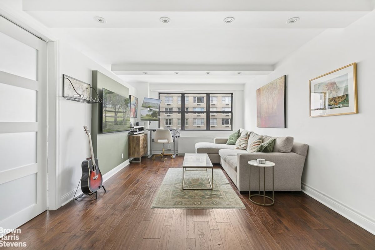 Photo for The Chesapeake House - 201 East 28th Street Cooperative in Kips Bay, Manhattan