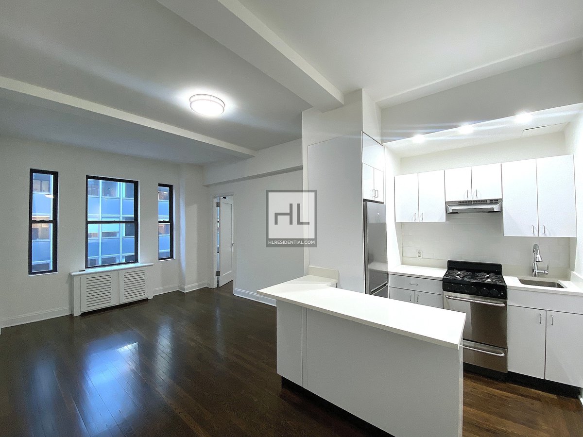 Photo for 140 East 46th Street - 140 East 46th Street Rental Building in Turtle Bay, Manhattan