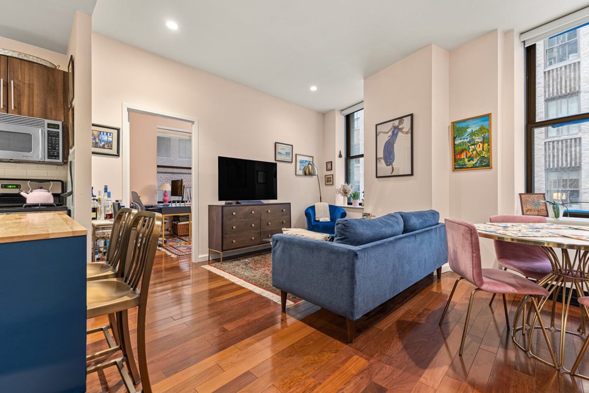 Photo for Cocoa Exchange - 1 Wall Street Court Condominium in Financial District, Manhattan