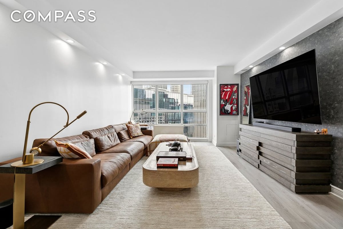 Photo for Metropolitan Tower - 146 West 57th Street Condominium in Midtown, Manhattan