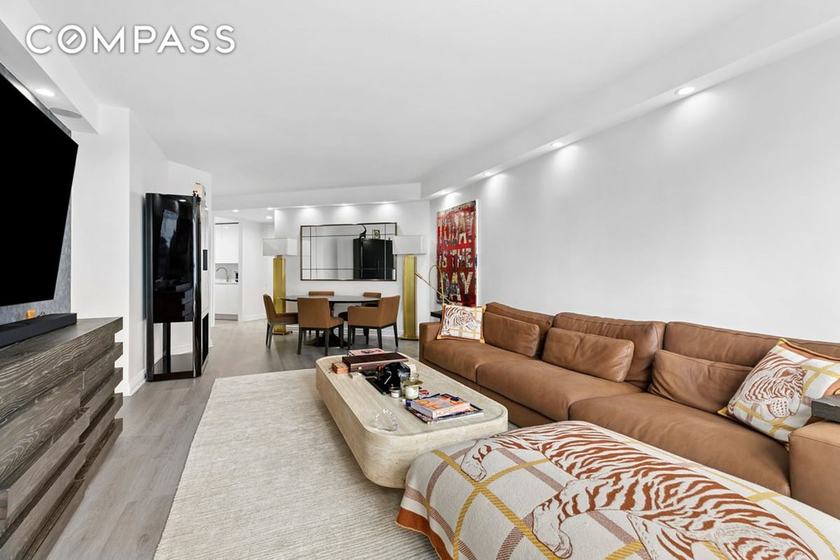 Photo for Metropolitan Tower - 146 West 57th Street Condominium in Midtown, Manhattan