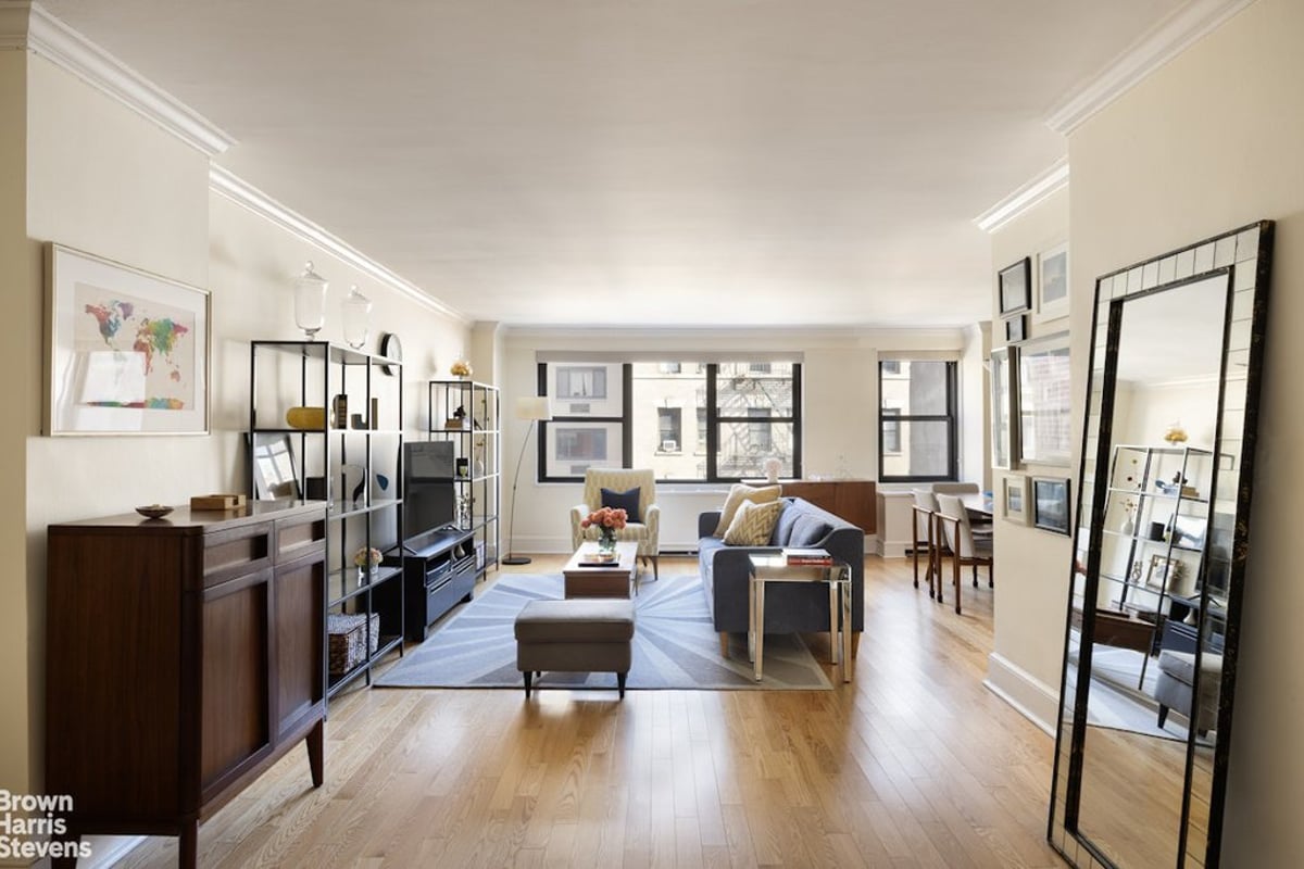 Photo for Victoria House - 200 East 27th Street Cooperative in Murray Hill, Manhattan