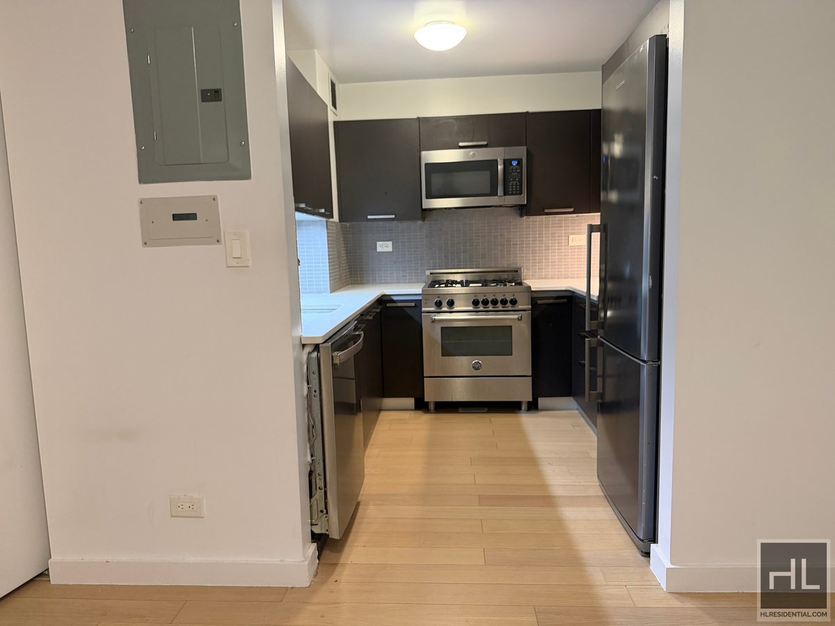 Photo for The Nash - 222 East 39th Street Rental Building in Murray Hill, Manhattan