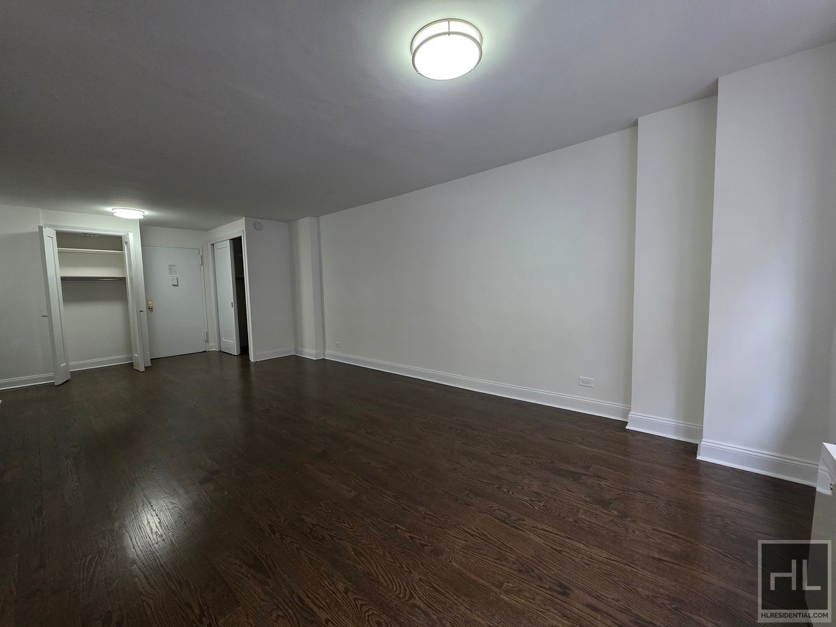 Photo for Mayfair Fifth - 96 5th Avenue Rental Building in Flatiron, Manhattan