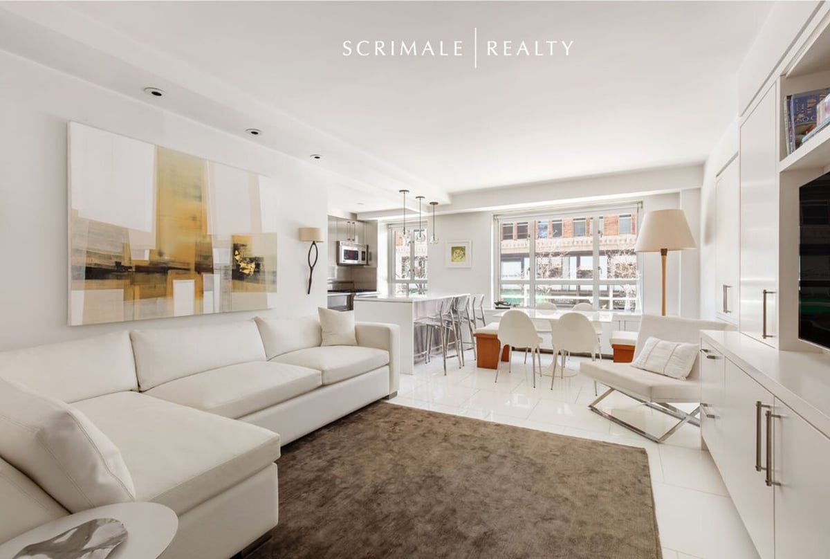Photo for Manhattan House - 200 East 66th Street Condominium in Upper East Side, Manhattan