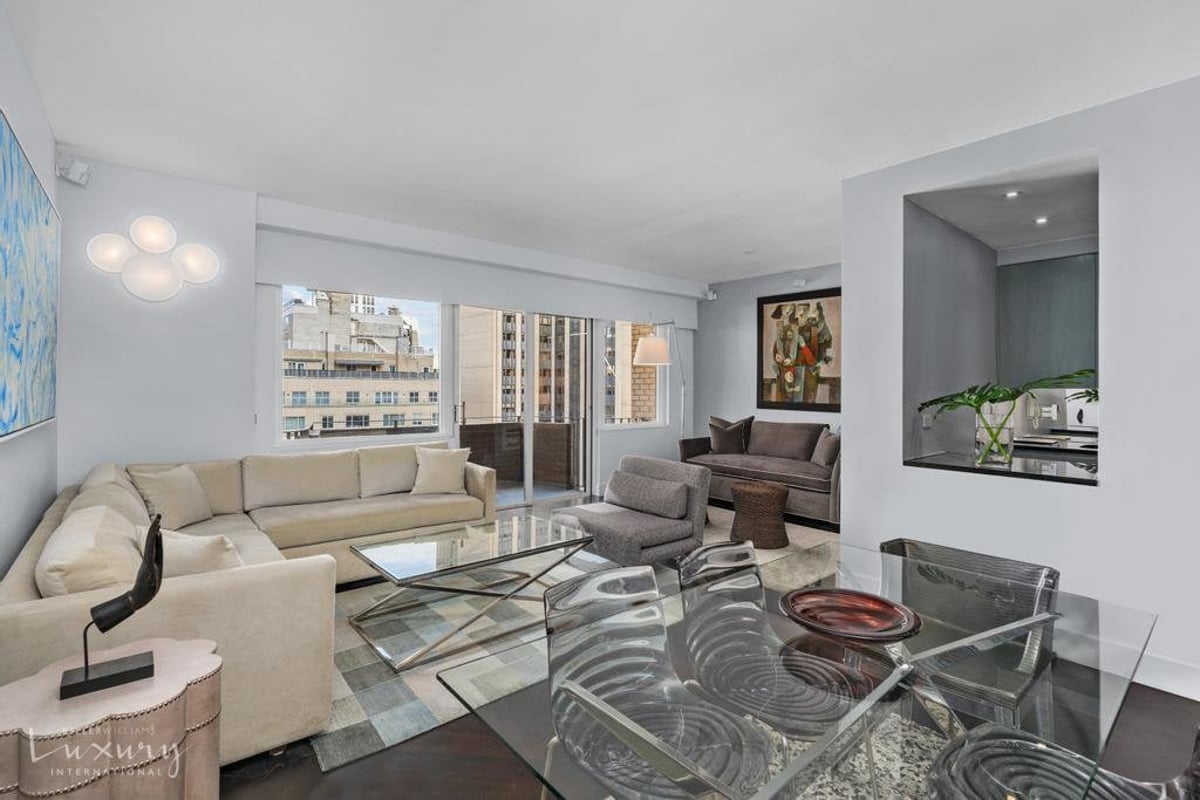 Photo for Tower 58 - 58 West 58th Street Condominium in Midtown, Manhattan