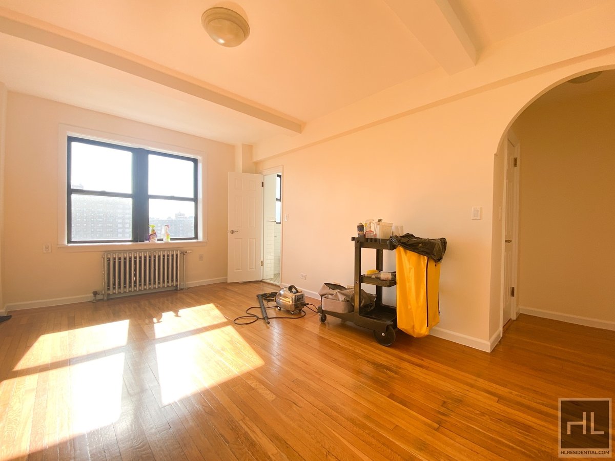 Photo for 850 AMSTERDAM AVENUE - 850 Amsterdam Avenue Rental Building in Upper West Side, Manhattan