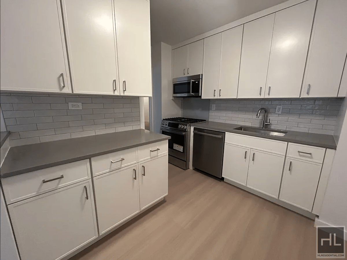 Photo for The Murray Hill - 115 East 34th Street Rental Building in Murray Hill, Manhattan