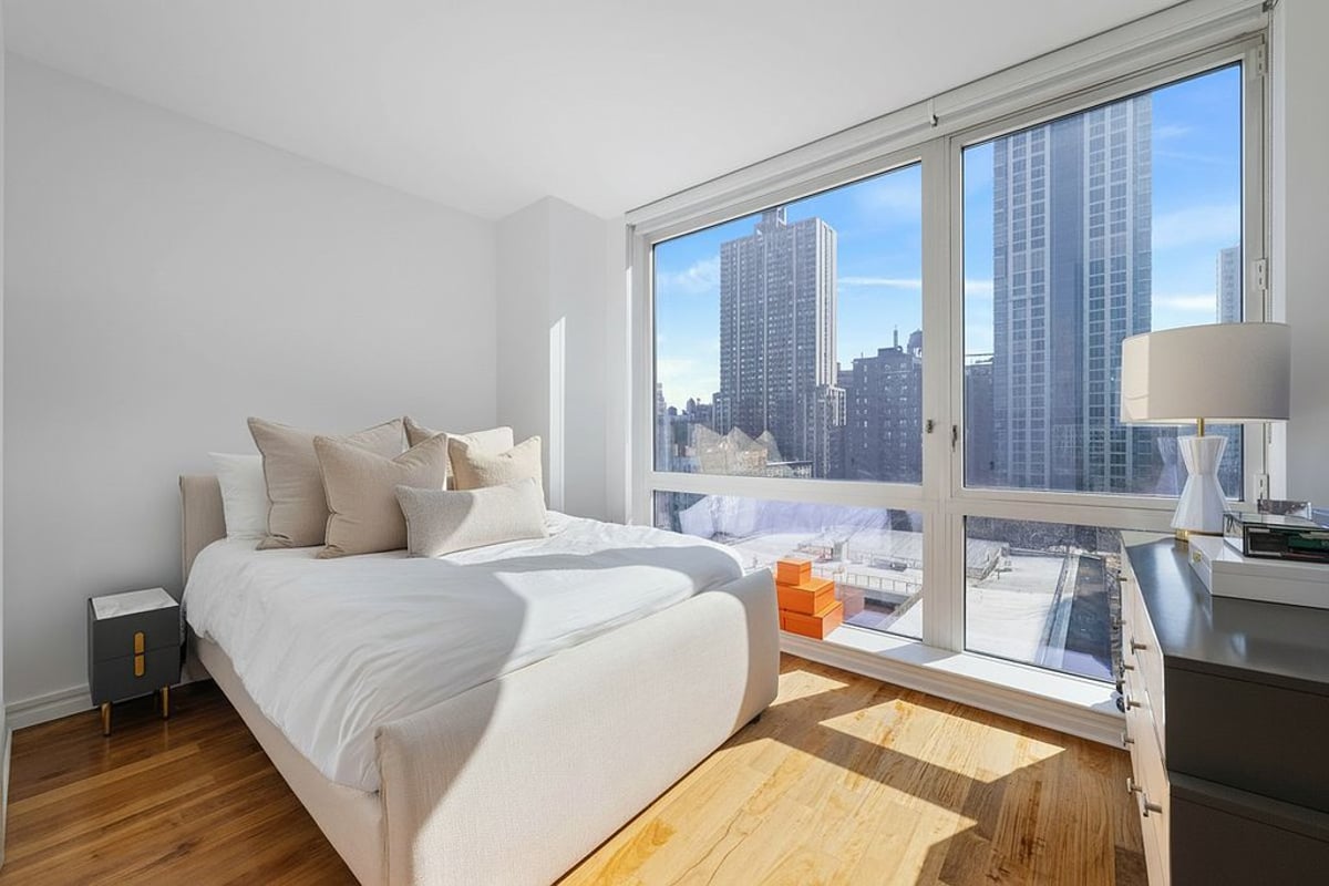 Photo for 200 West End Avenue - 200 West End Avenue Condominium in Upper West Side, Manhattan