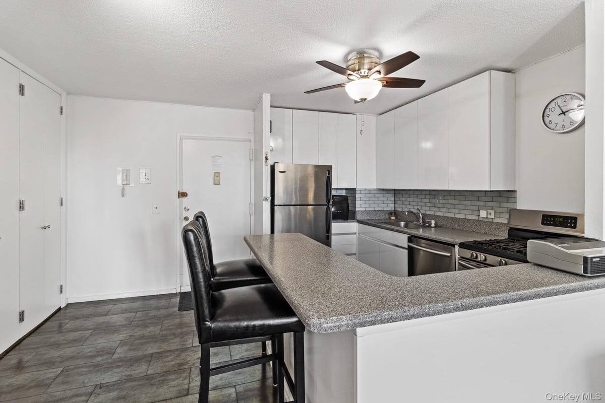 Photo for Mill Rock Plaza - 345 East 93rd Street Cooperative in Upper East Side, Manhattan