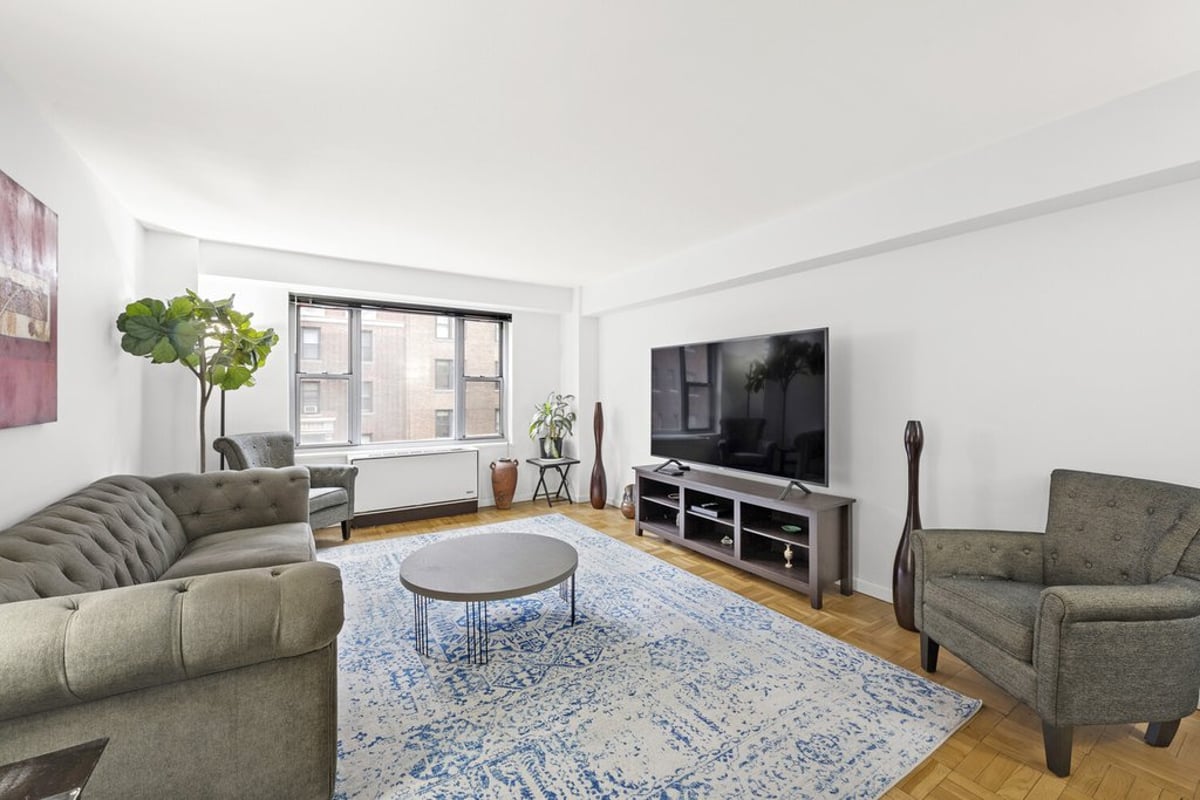 Photo for 310 Lexington Avenue - 310 Lexington Avenue Cooperative in Murray Hill, Manhattan