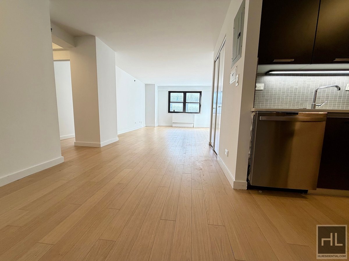 Photo for The Nash - 222 East 39th Street Rental Building in Murray Hill, Manhattan