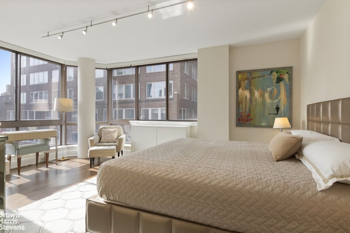 Photo for 300 East 64th Street - 300 East 64th Street Condominium in Upper East Side, Manhattan