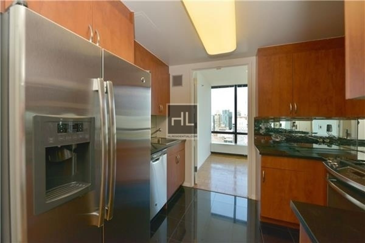 Photo for 1 Sutton Place North - 420 East 60th Street Rental Building in Lenox Hill, Manhattan