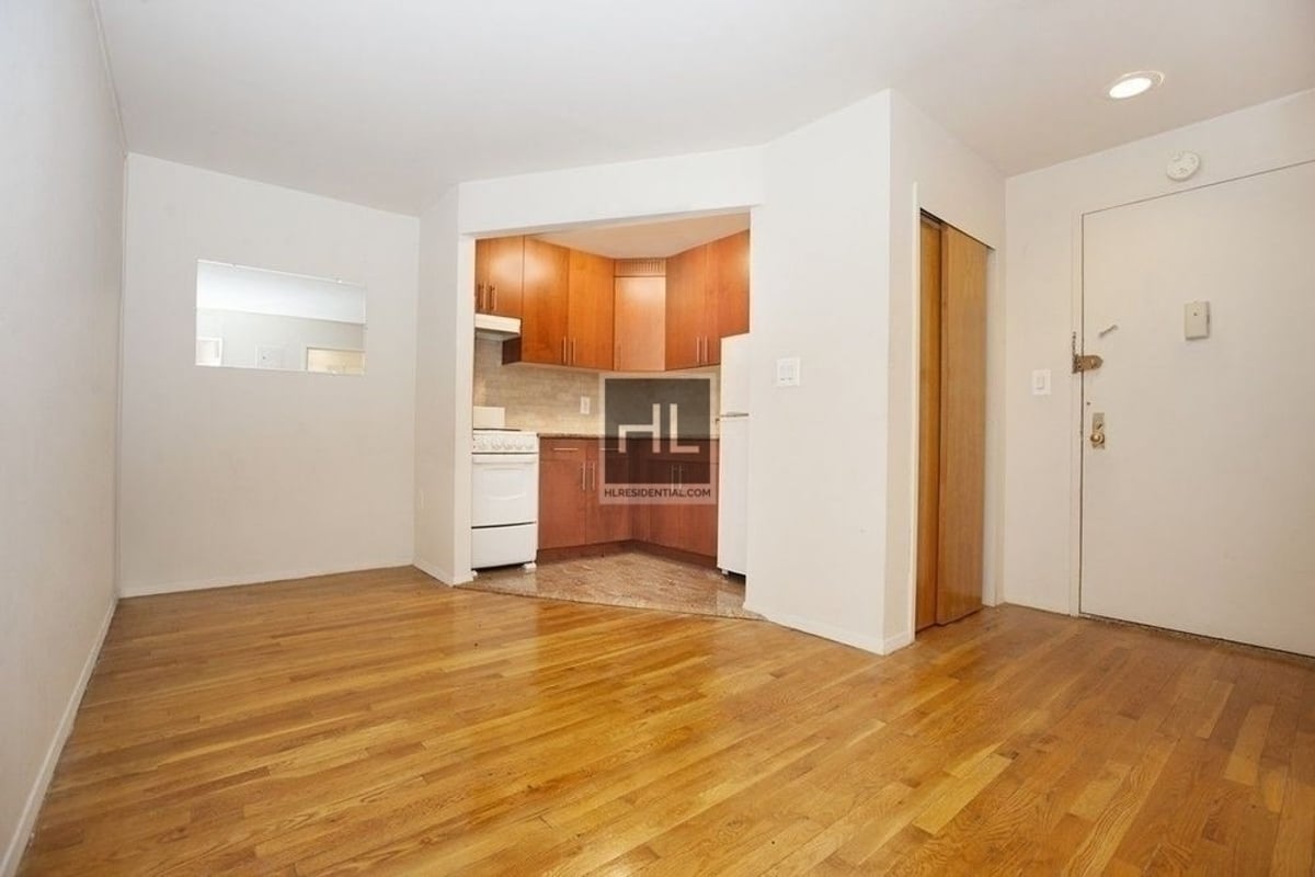 Photo for 230 East 30 Street - 230 East 30th Street Rental Building in Kips Bay, Manhattan