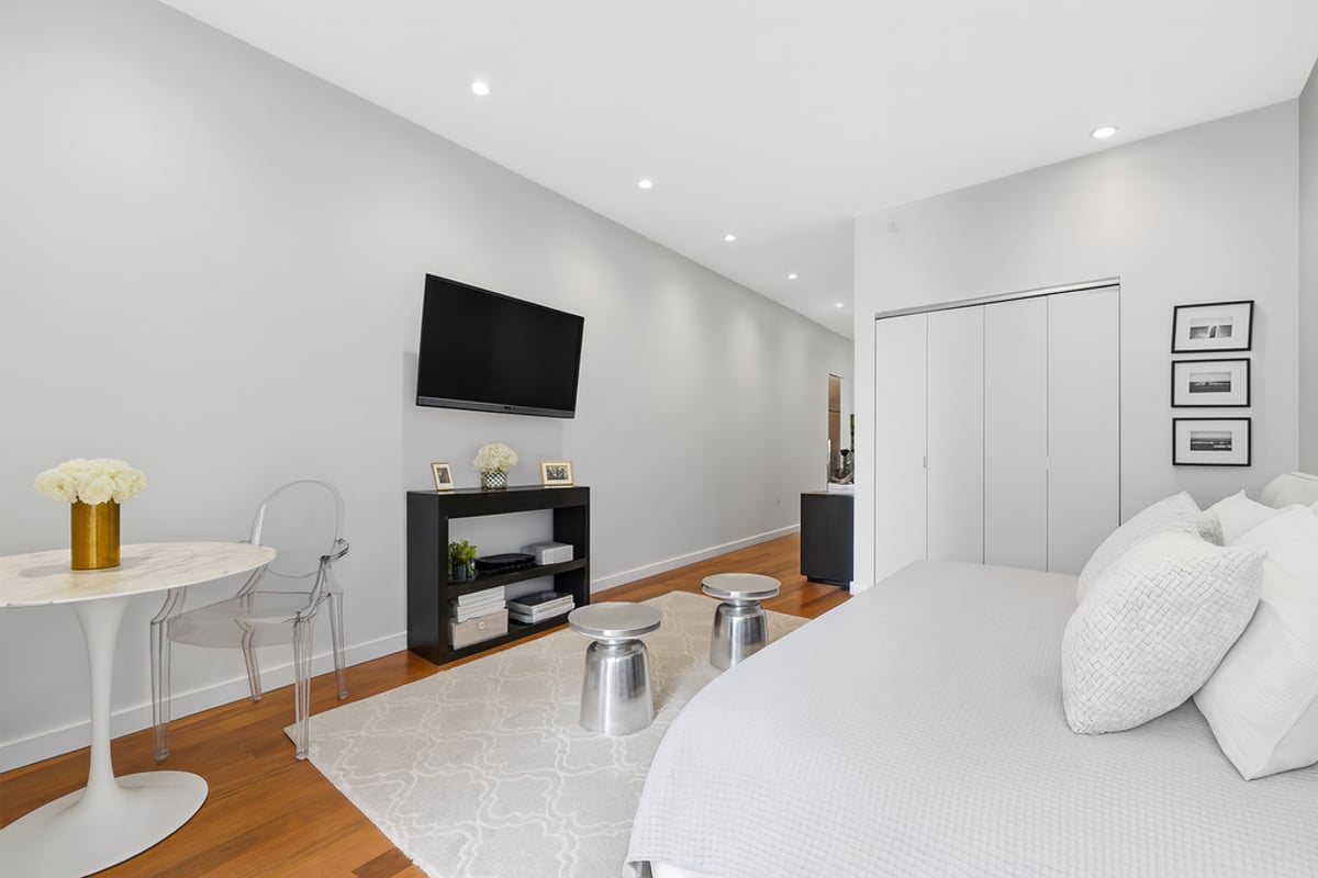 Photo for Cocoa Exchange - 1 Wall Street Court Condominium in Financial District, Manhattan