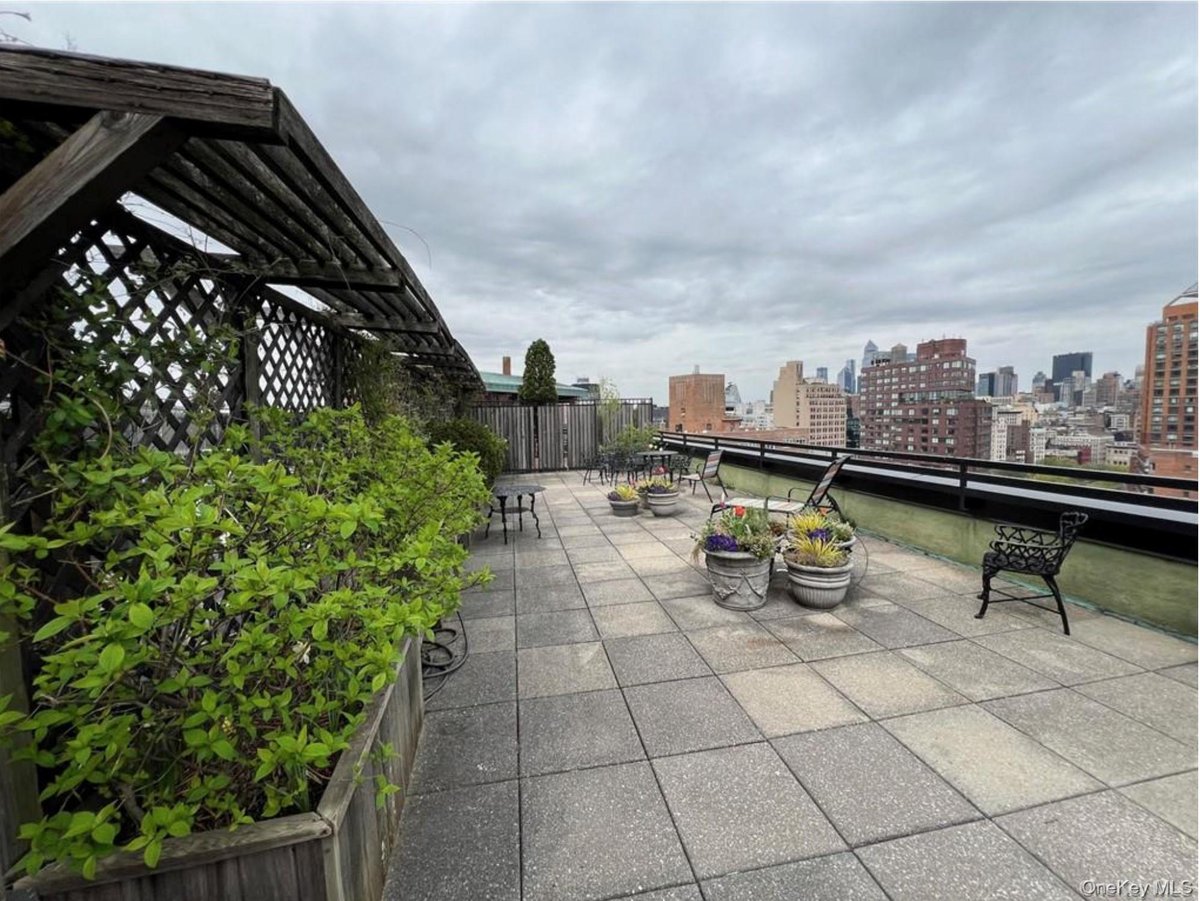 Photo for 111 4th Avenue - 111 Fourth Avenue Cooperative in East Village, Manhattan