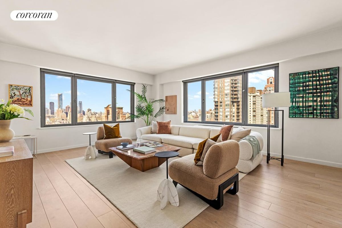Photo for 200 East 62nd Street - 200 East 62nd Street Condominium in Upper East Side, Manhattan