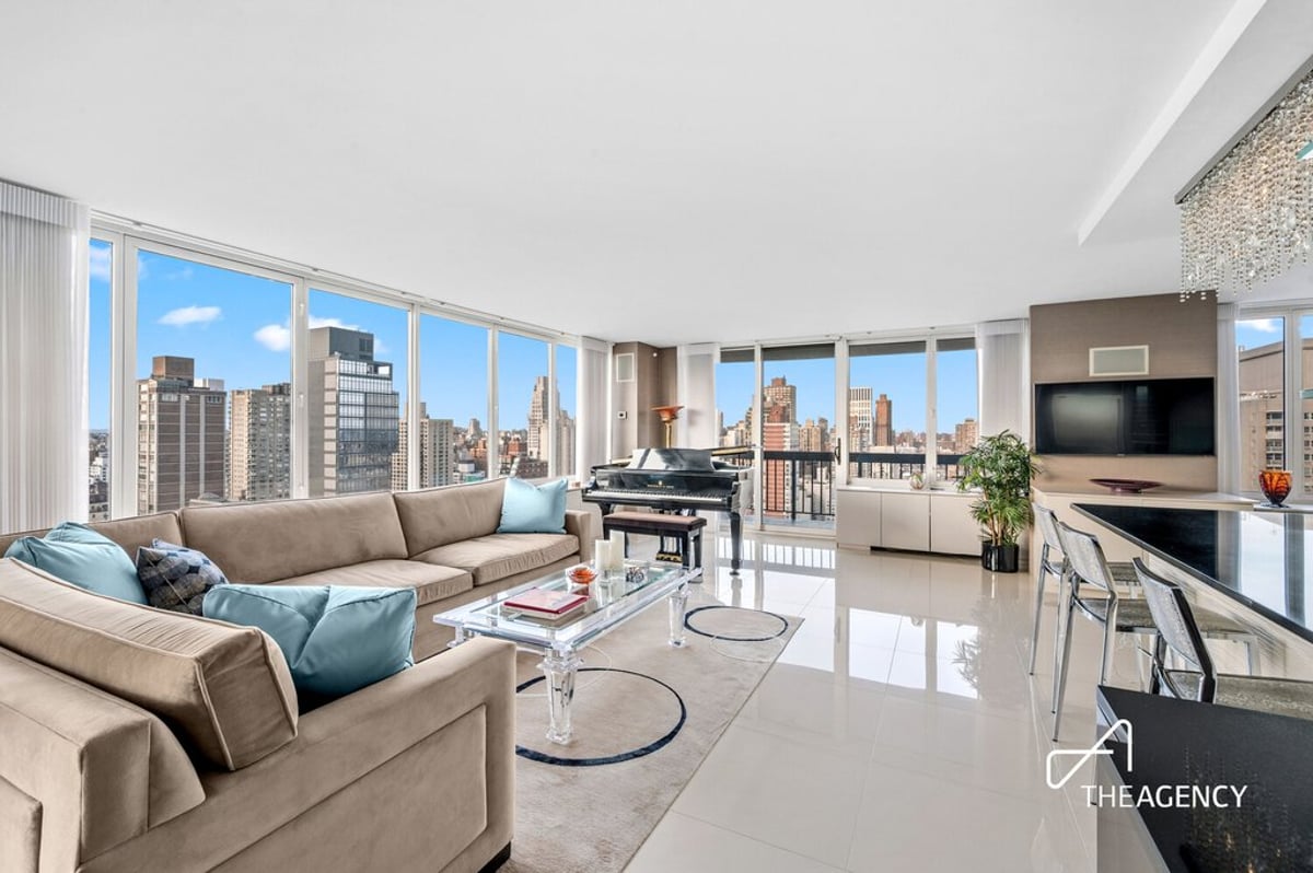 Photo for The Oxford - 422 East 72nd Street Condominium in Upper East Side, Manhattan