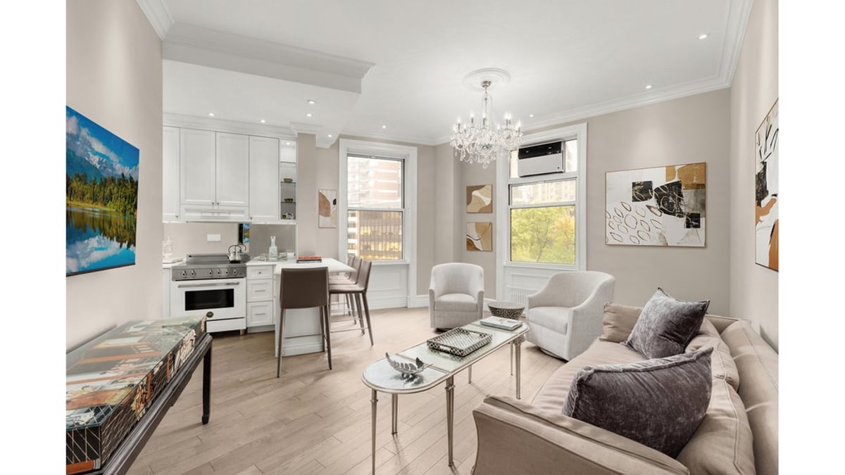 Photo for Lincoln Spencer Apartments - 140 West 69th Street Cooperative in Upper West Side, Manhattan