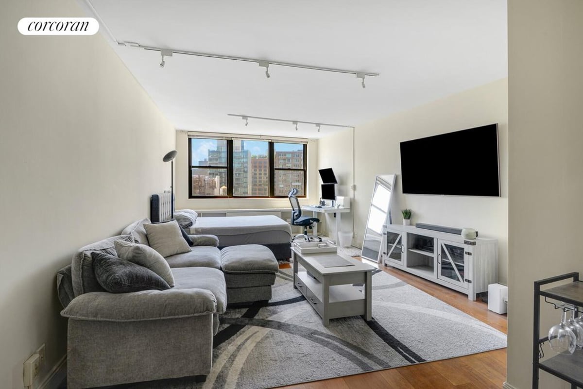 Photo for The Murray Hill Crescent - 225 East 36th Street Cooperative in Murray Hill, Manhattan