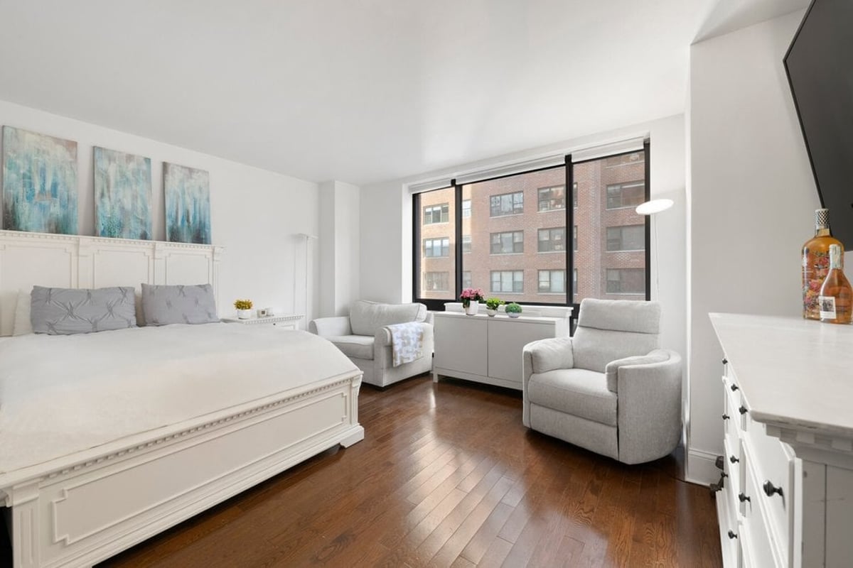 Photo for 300 East 64th Street - 300 East 64th Street Condominium in Upper East Side, Manhattan