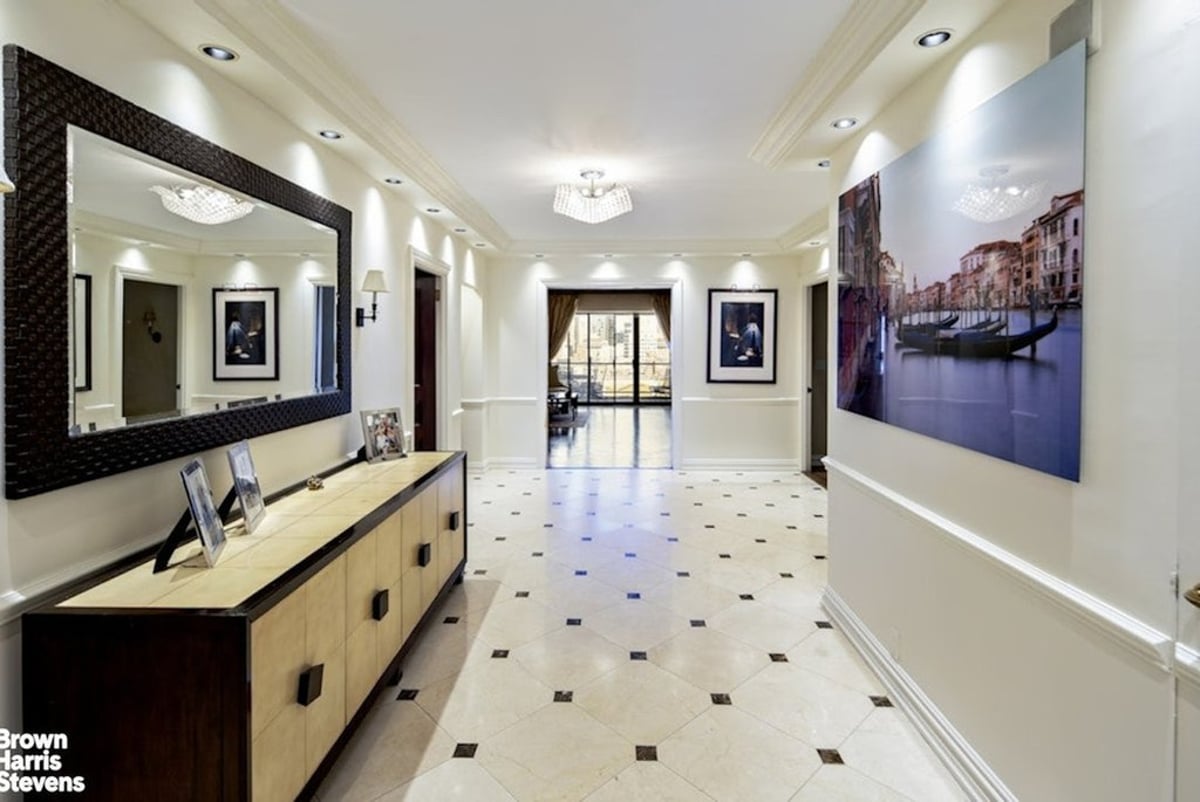 Photo for The Sovereign - 425 East 58th Street Cooperative in Sutton Place, Manhattan