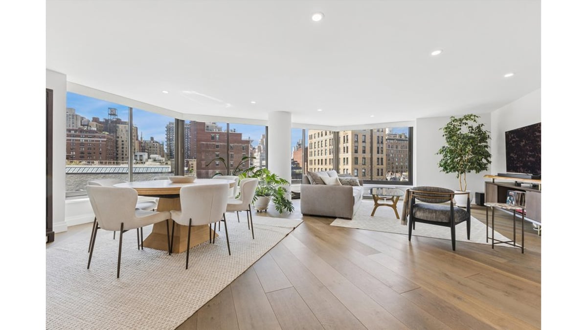 Photo for Carnegie Hill Tower - 40 East 94th Street Condominium in Carnegie Hill, Manhattan