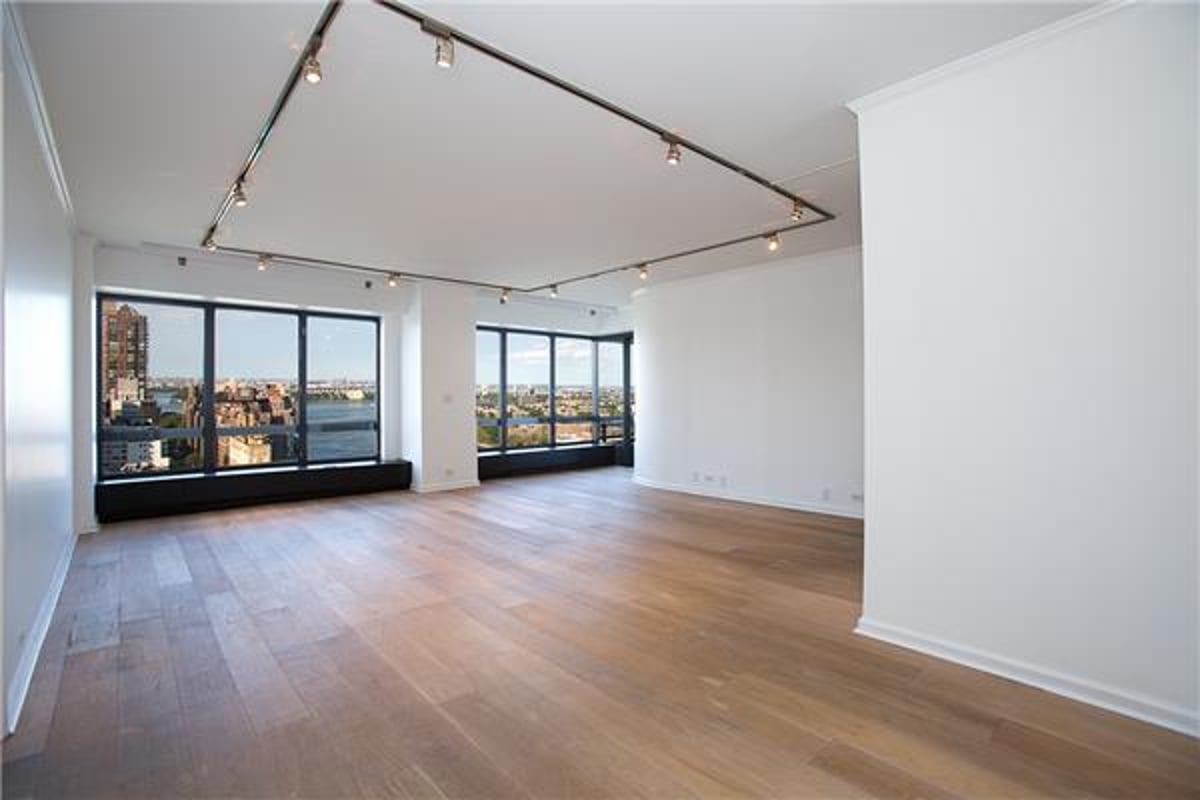 Photo for The Promenade - 530 East 76th Street Condominium in Upper East Side, Manhattan