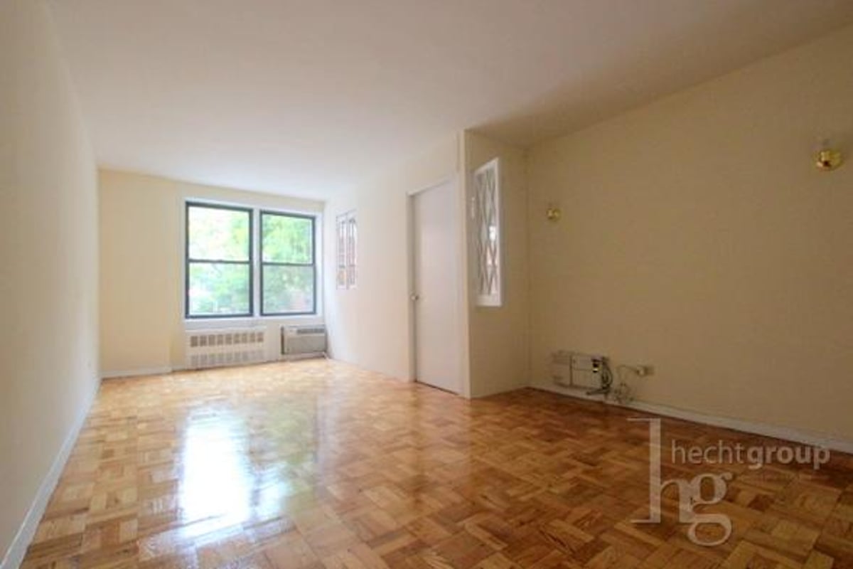 Photo for 165 Christopher Street - 165 Christopher Street Cooperative in West Village, Manhattan