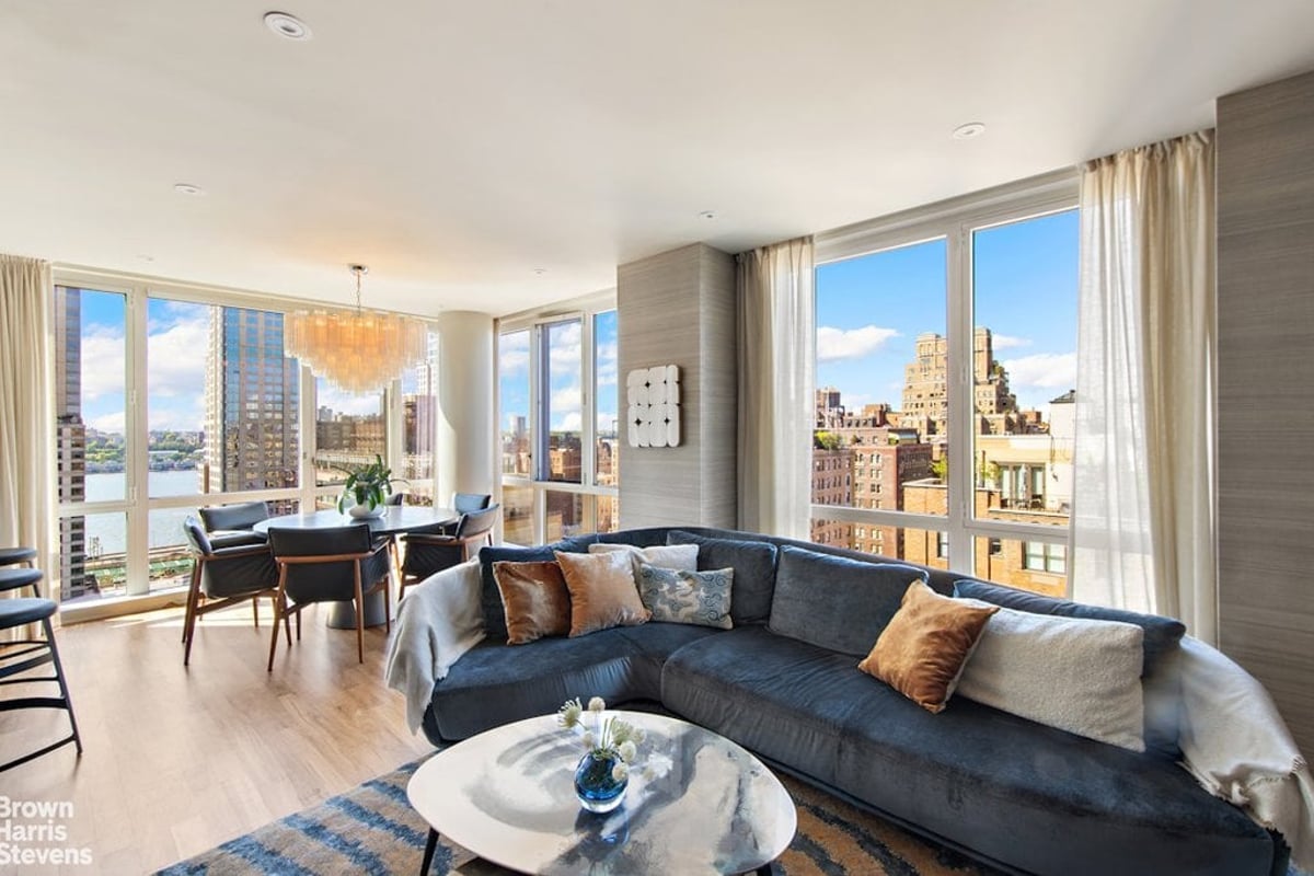 Photo for 200 West End Avenue - 200 West End Avenue Condominium in Upper West Side, Manhattan