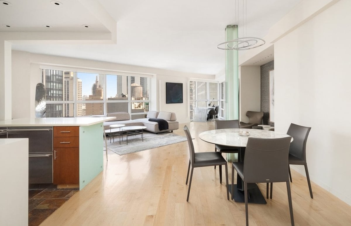 Photo for Metropolitan Tower - 146 West 57th Street Condominium in Midtown, Manhattan