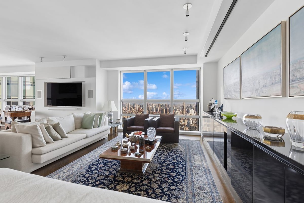 Photo for Metropolitan Tower - 146 West 57th Street Condominium in Midtown, Manhattan
