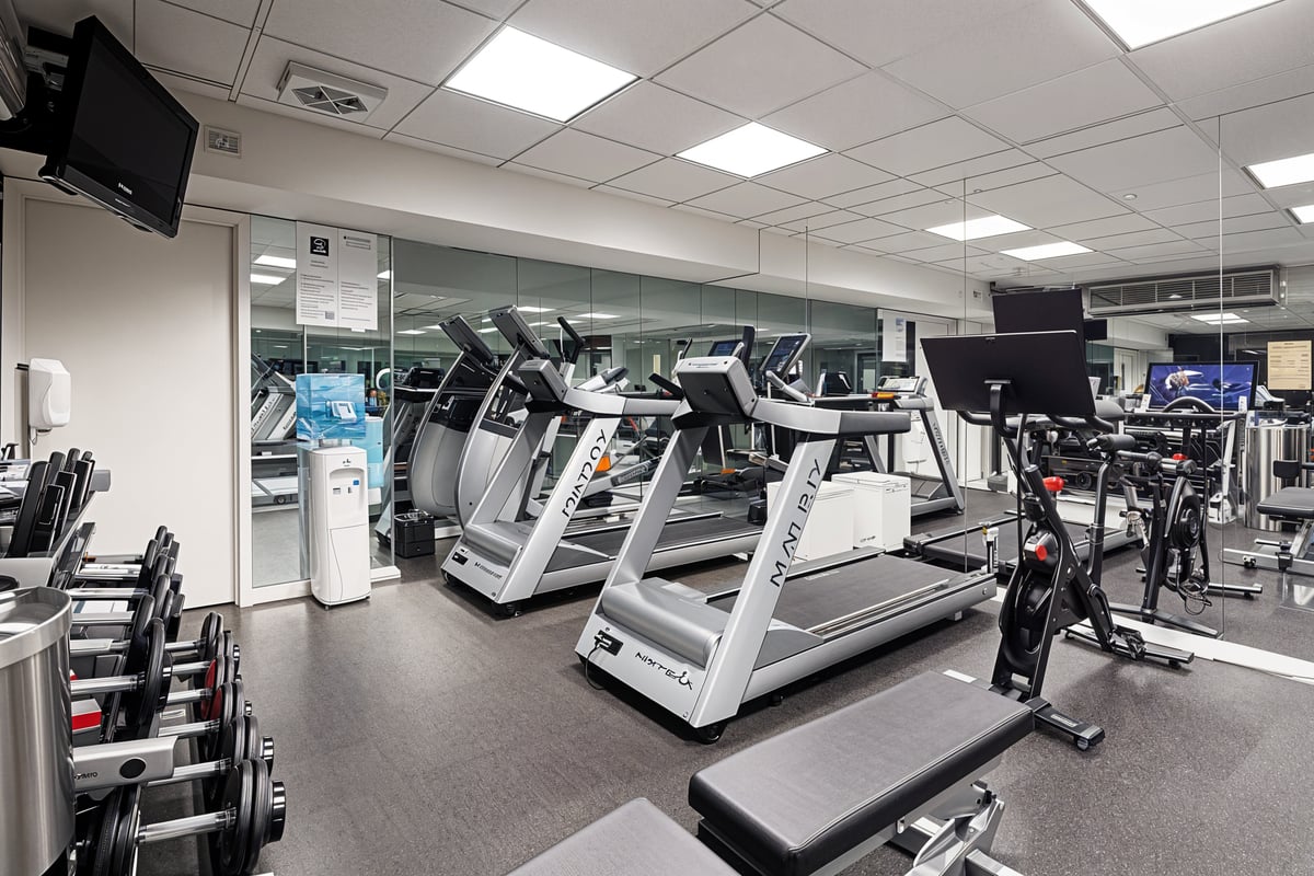 Photo for 985 5th AVENUE - 985 5th Avenue Rental Building in Upper East Side, Manhattan