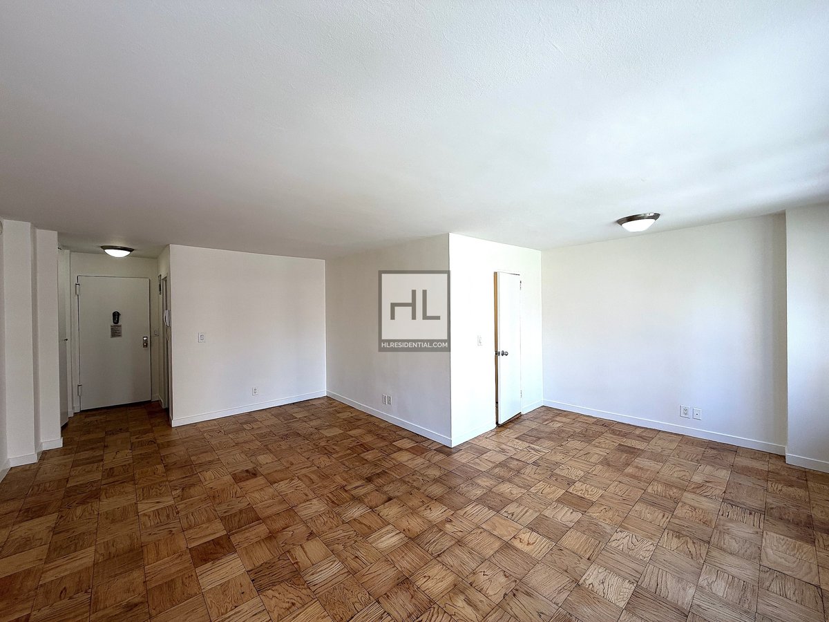 Photo for Wimbledon Tower - 236 East 36th Street Rental Building in Murray Hill, Manhattan