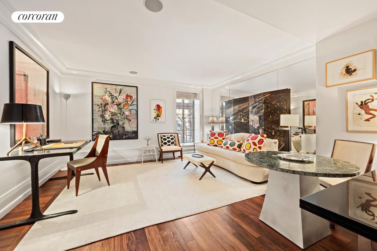 Photo for Barbizon/63 - 140 East 63rd Street Condominium in Upper East Side, Manhattan