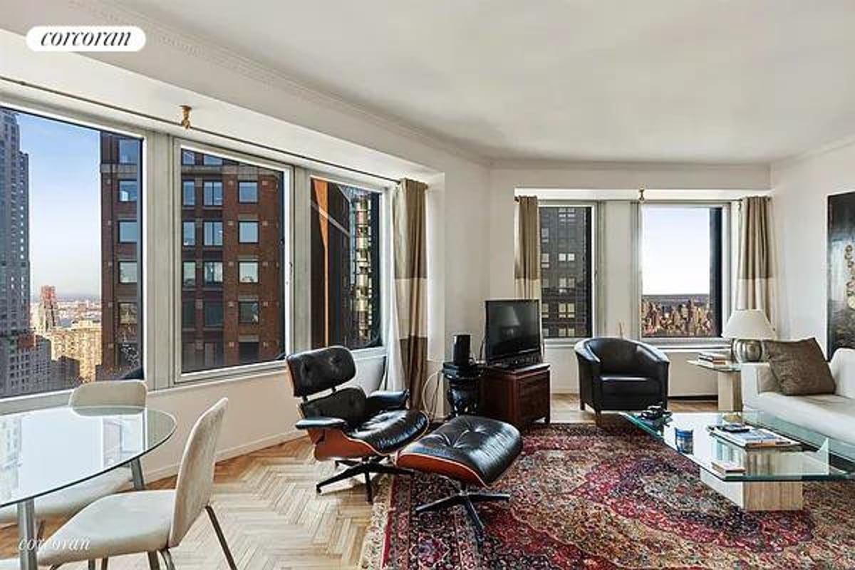 Photo for CitySpire - 150 West 56th Street Condominium in Midtown, Manhattan