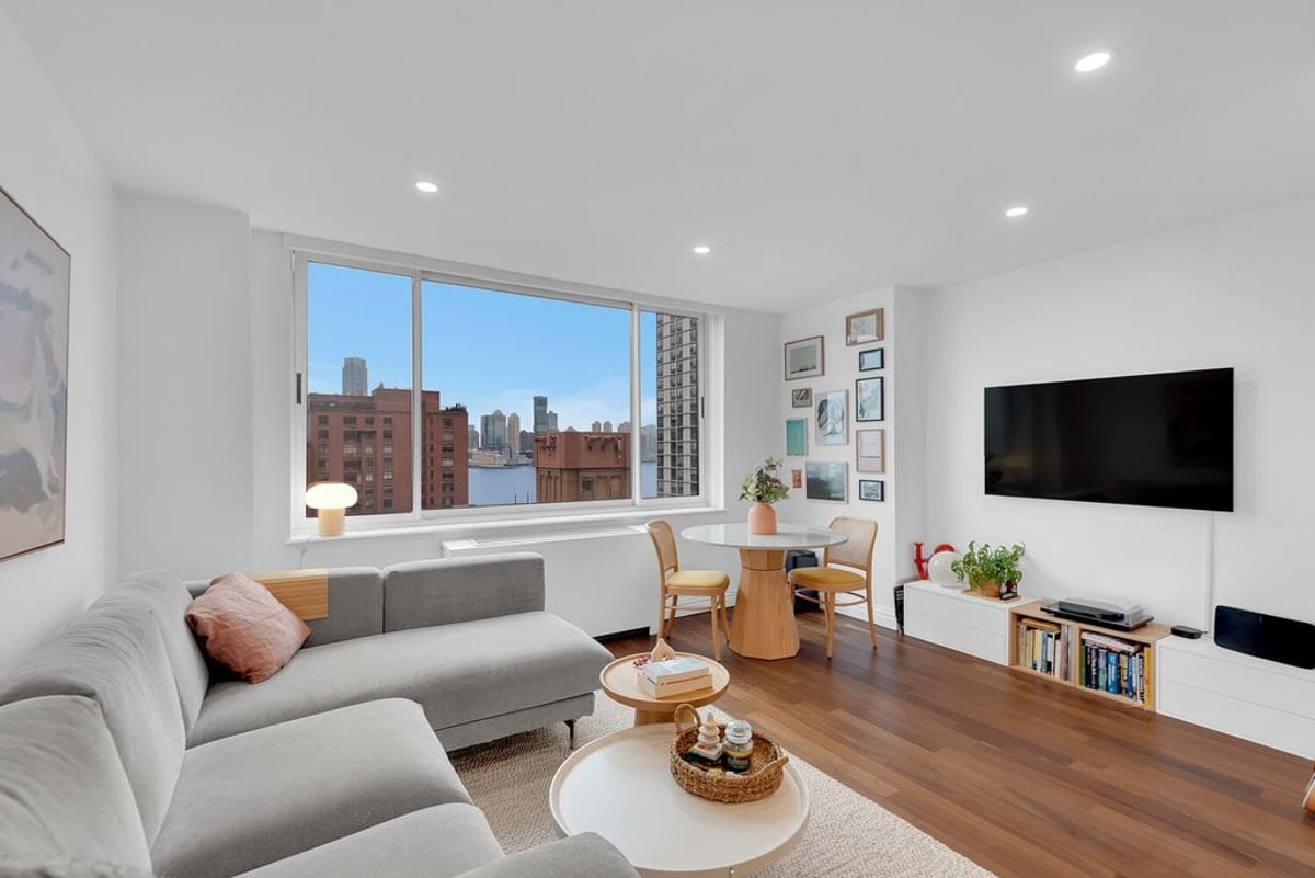 Photo for Hudson View East - 250 South End Avenue Condominium in Battery Park City, Manhattan