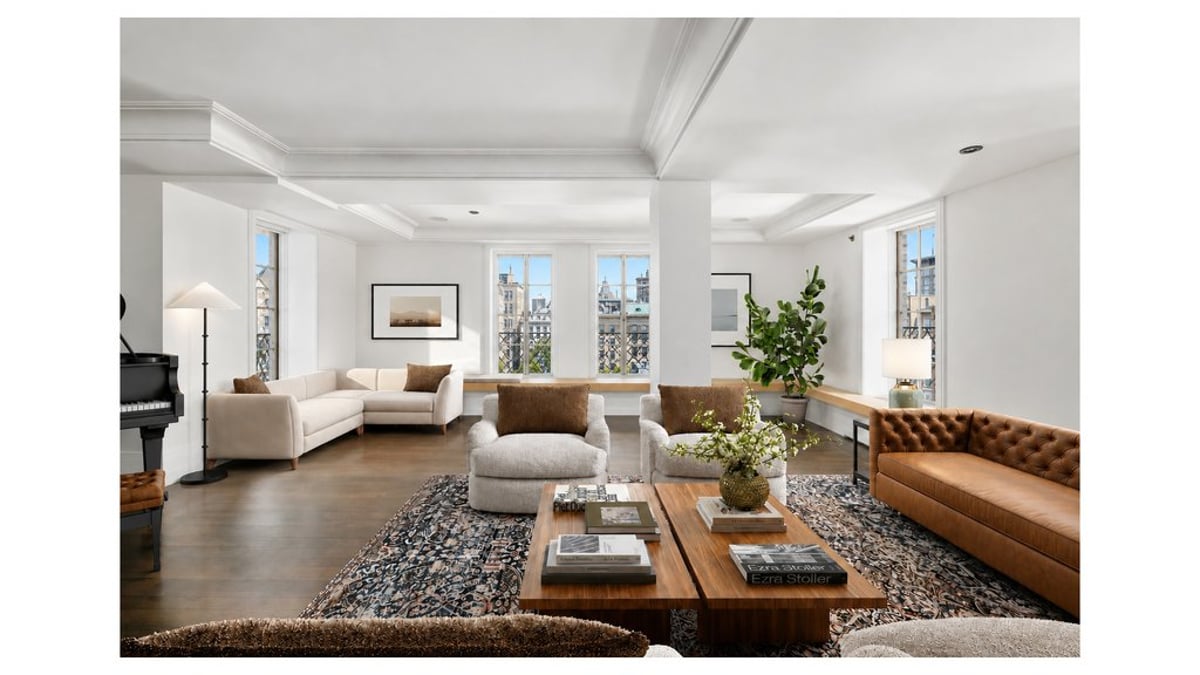 Photo for Barbizon/63 - 140 East 63rd Street Condominium in Upper East Side, Manhattan