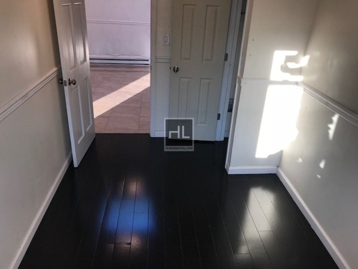 No Fee!!! Great Location Newly Renovated 2 Bedroom Apartment in East