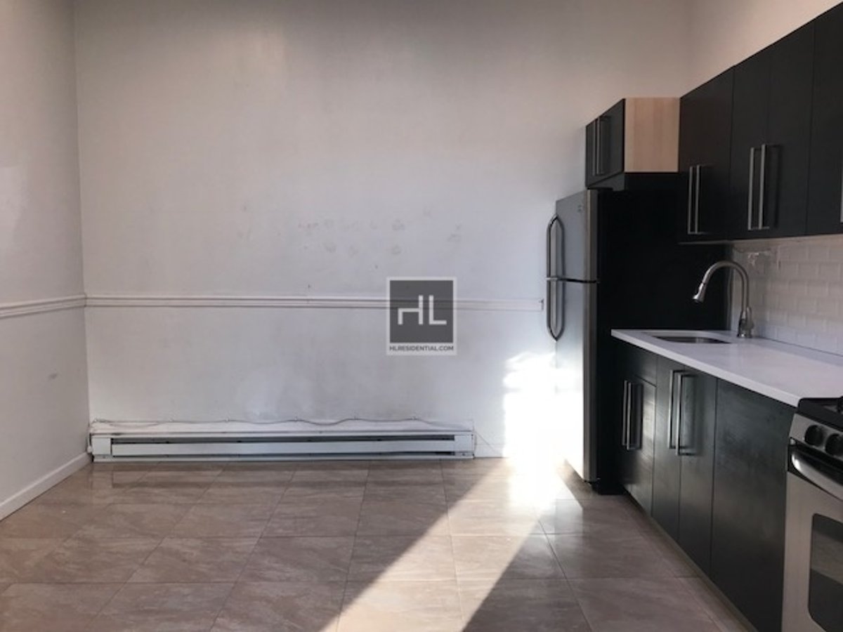 No Fee!!! Great Location Newly Renovated 2 Bedroom Apartment in East