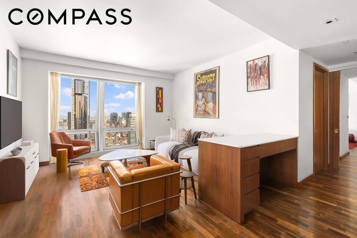 Photo for The Residences at 400 Fifth Avenue - 400 Fifth Avenue Condominium in Murray Hill, Manhattan