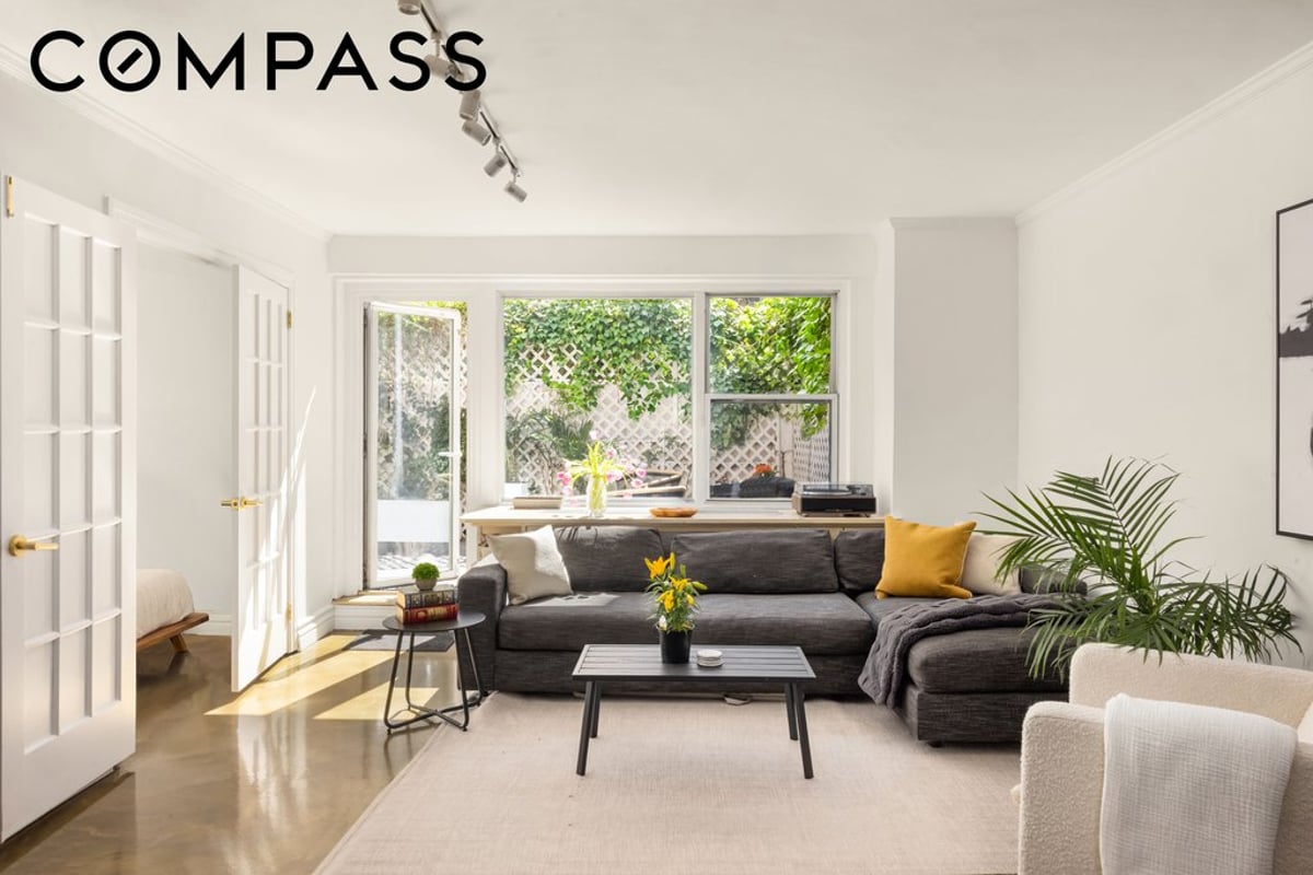 Photo for 150 East 61st Street - 150 East 61St Street Cooperative in Lenox Hill, Manhattan
